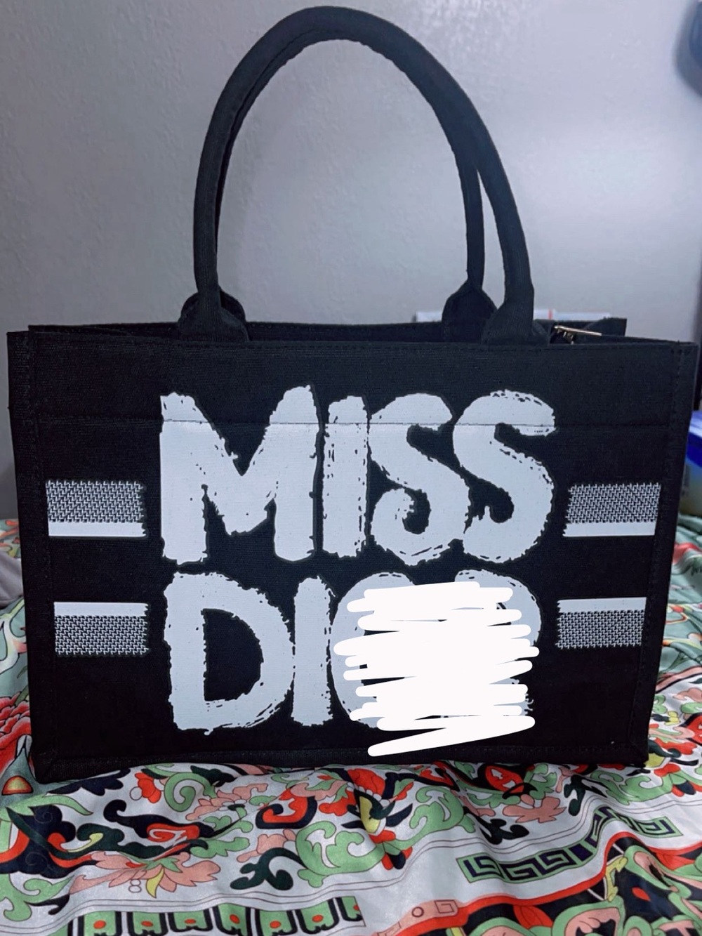 Tote bag